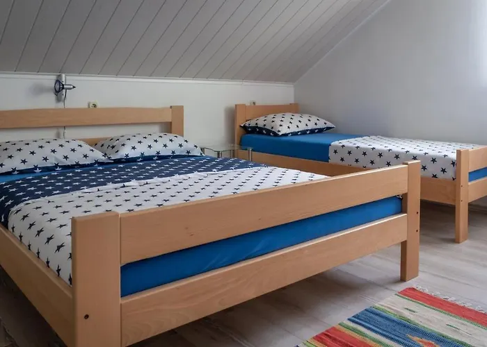 Kremzar Guest house 3*